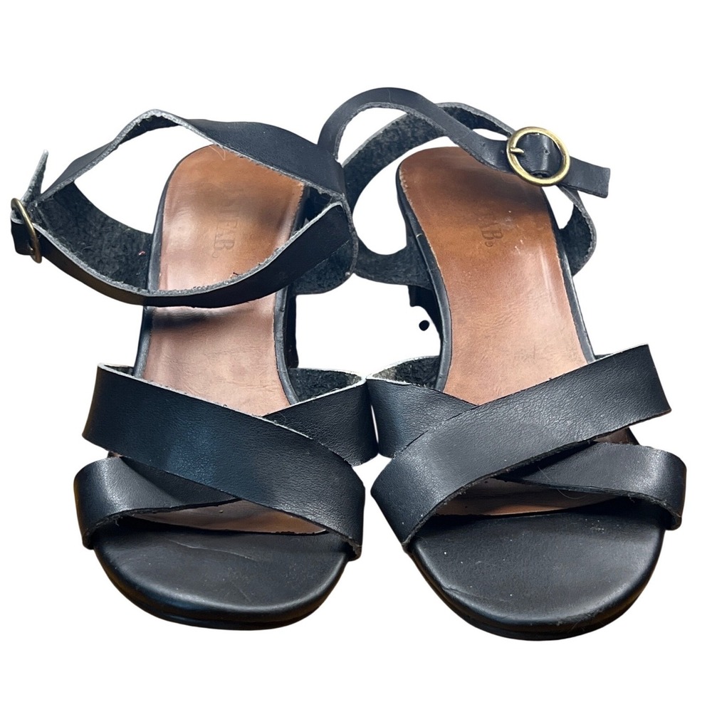 JustFab Womens Black Faux Leather Crossover Block Heel Sandals Buckle Strap 7.5